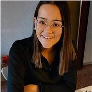 Maestra de Educación Primaria da classes de todas las materias